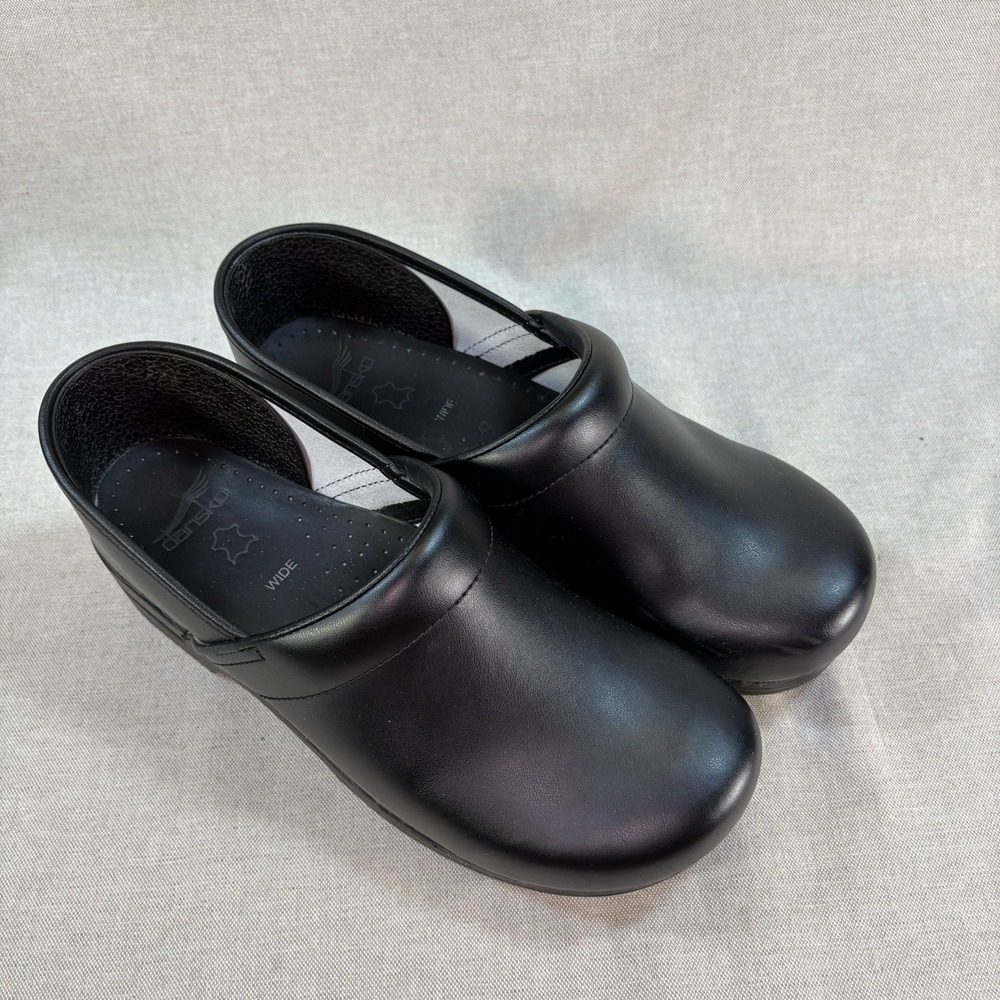 Dansko Professional Black Leather Clogs Women's Size EU 42 Wide Width 11 W